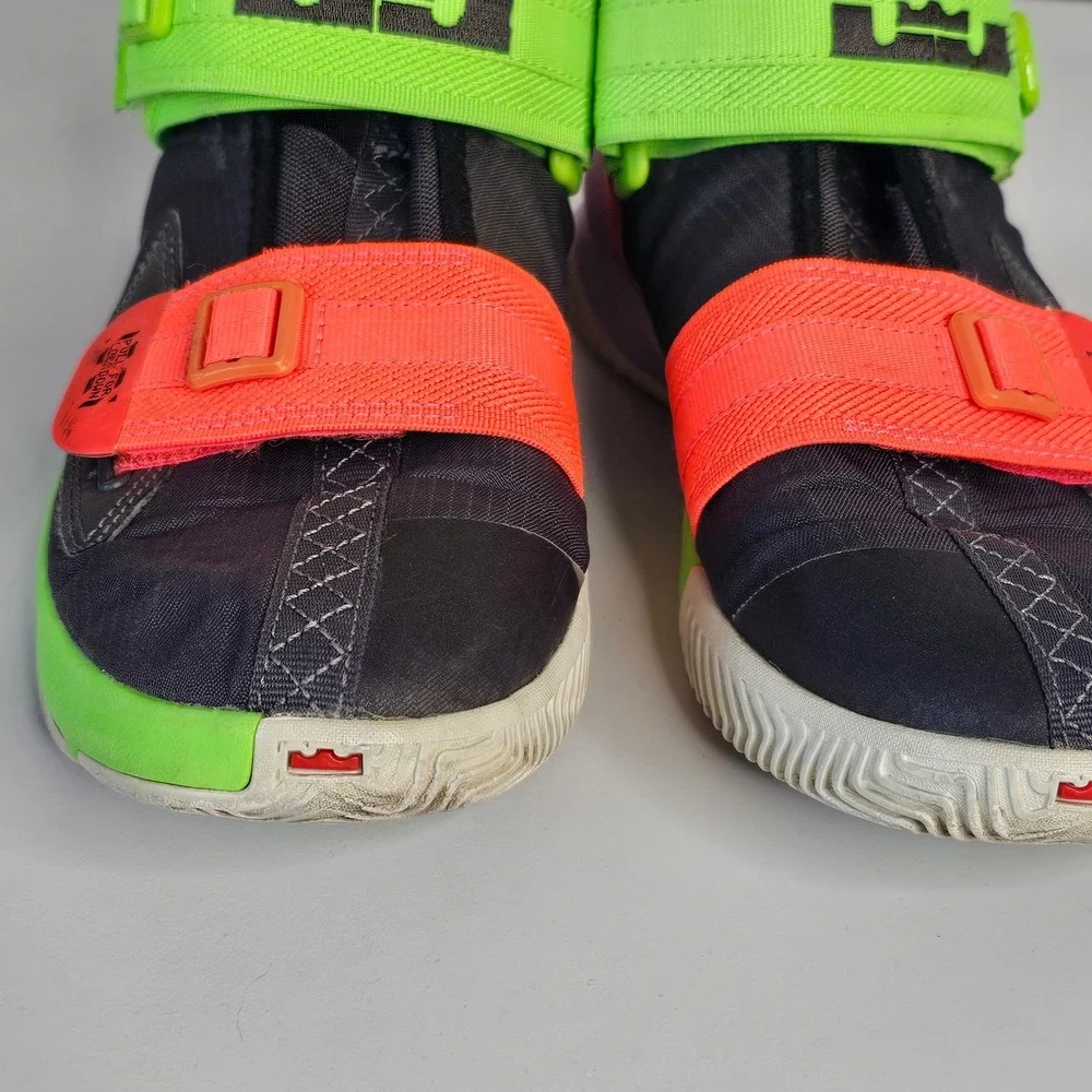 Nike LeBron Soldier 13 GS Black Green‎ Orange Purple AR7585-002 Kids Size 5.5Y